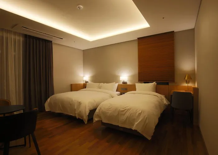 Hotel East9