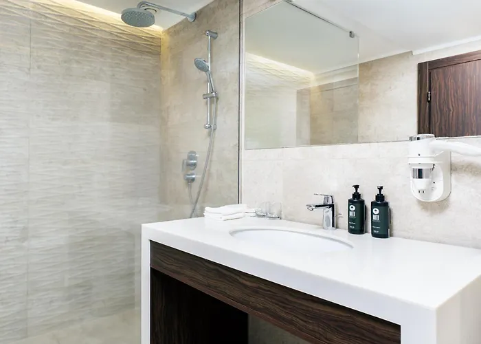 Ramada Hotel & Suites By Wyndham Yerevan