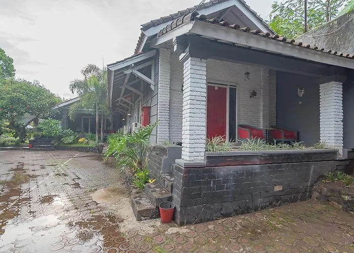 Reddoorz Plus @ Otista Garut