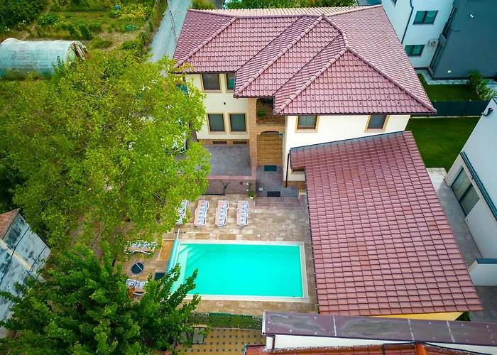 Casa Cu Nuc