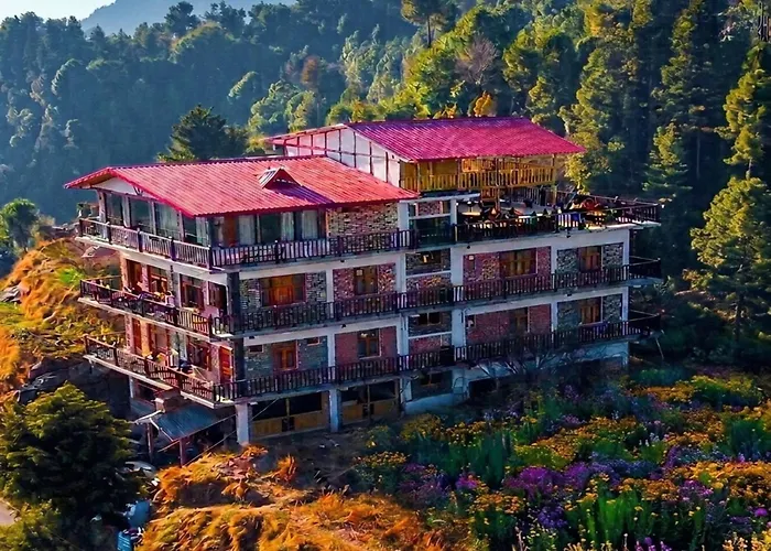 La Riqueza Kanatal - Himalayan View Rooms - Parking On Site - Close To Surkanda Devi Temple & Jungle Safari