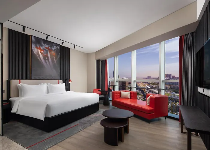 Radisson Red Hotel Zhuhai Gongbei Port