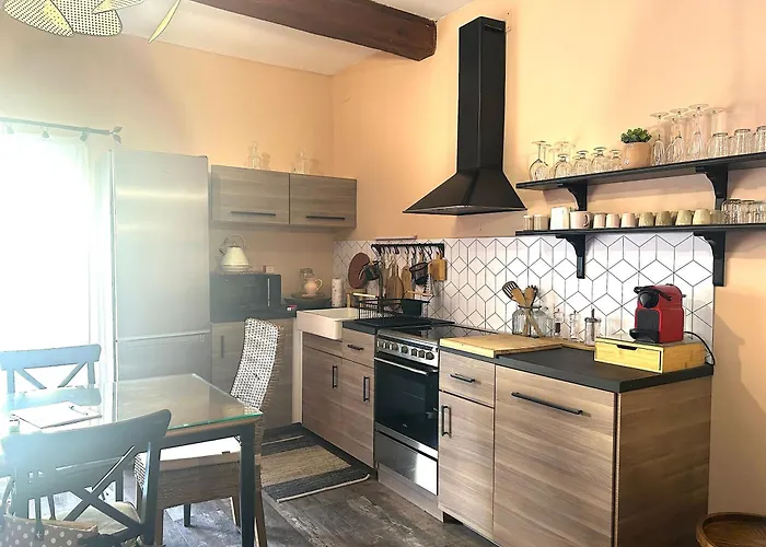MAISON la BOHÈME Une parenthèse enchantée au cœur du charme, petit-déjeuner de rêve Vias