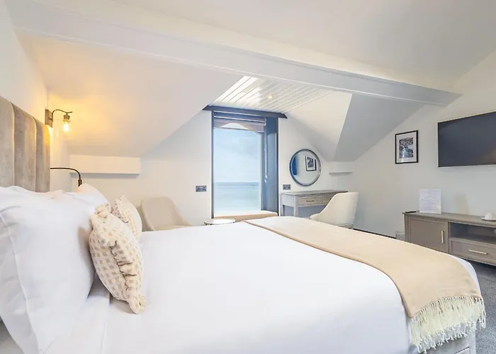 Falcon'S Nest Hotel
