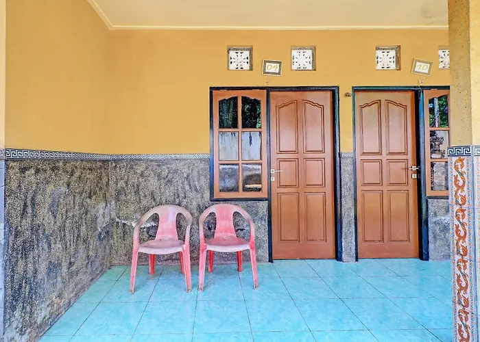 Hotel O Sekar Jagat Near Pantai Baluk Rening