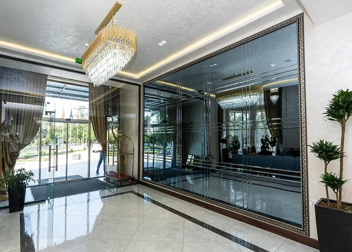 Garnet Mir Hotel