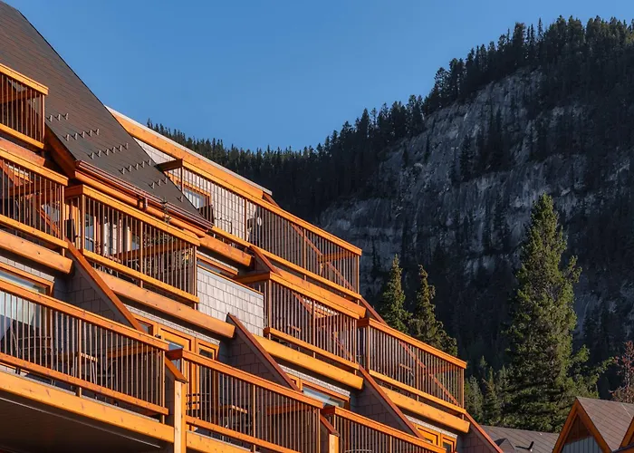 Hotel Canoe And Suites