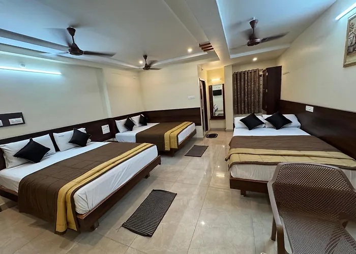 Hotel Dkr Grand