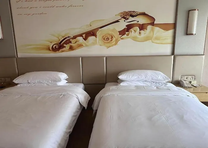 Vienna Hotel Fuzhou Changle Shouzhan Hangcheng Metro Station