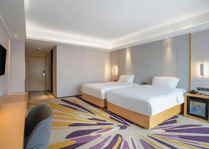 Lavande Hotel Maoming High-Speed Railway Station Xinfu Road