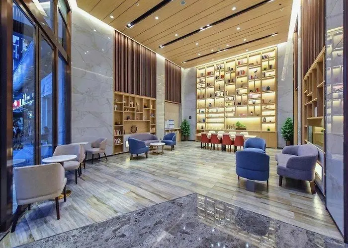 Lavande Hotel Nanchong Xihua Shida