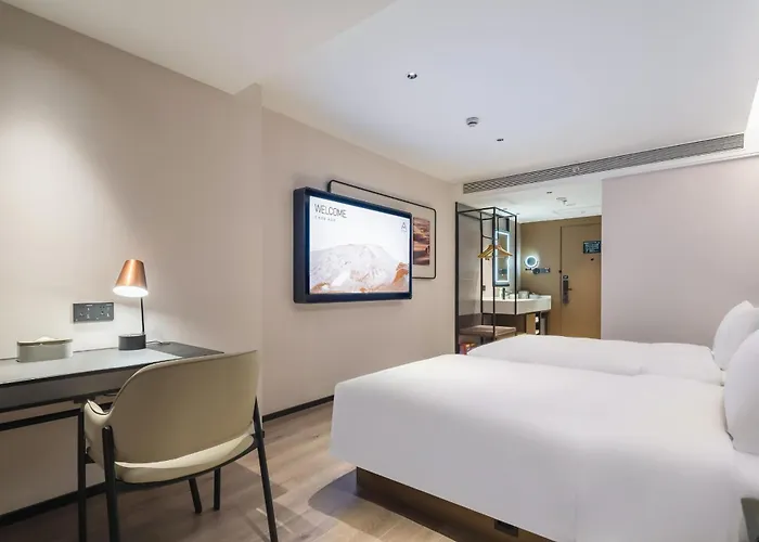Atour Hotel Urumqi Hongshan Park Yangzijiang Road