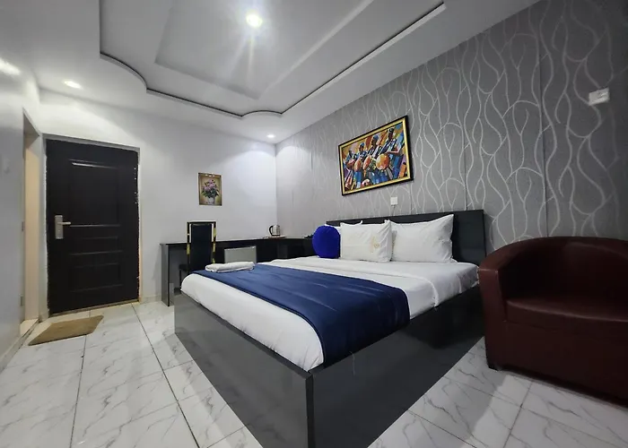 De-Prominent Hotel And Suites