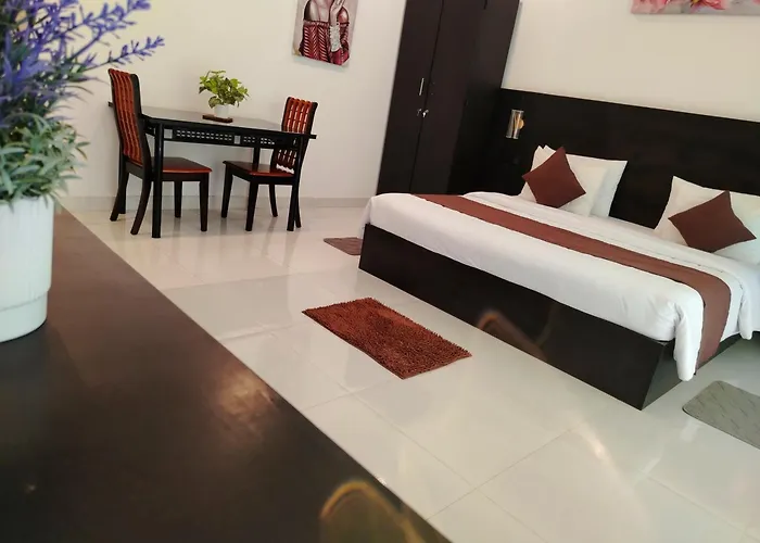 Hotel Pearl White Residency