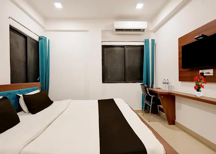 Super Collection O Besa Square Nagpur Formerly Yuva Inn