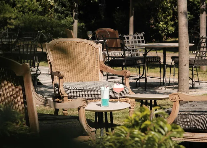 Maison Heler Metz, Curio Collection By Hilton