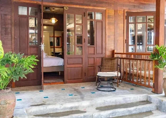 Hoianbang Beach Front Villa&Restaurant