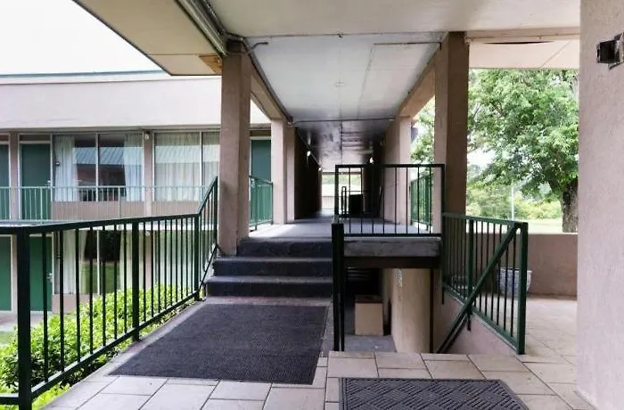Hotel O Henderson Kerr Lake I 85 Nc