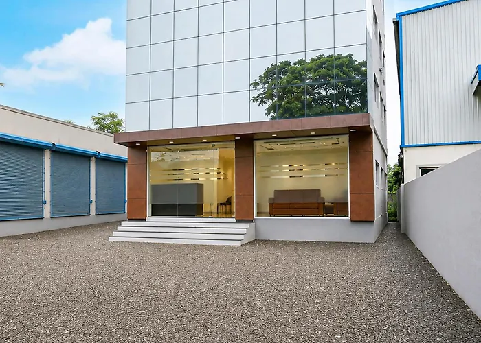 Super Townhouse Chakan Corporate Homestay Formerly New Royal Inn