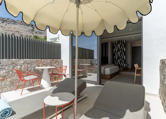 Pefkos Beach hotel&suites