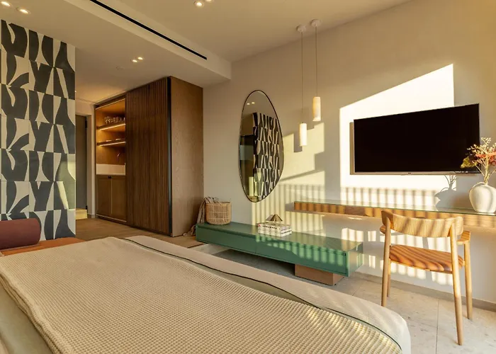 Pefkos Beach Hotel & Suites