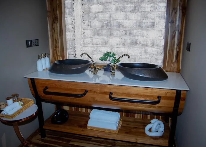 Bech Serengeti Luxury Camp