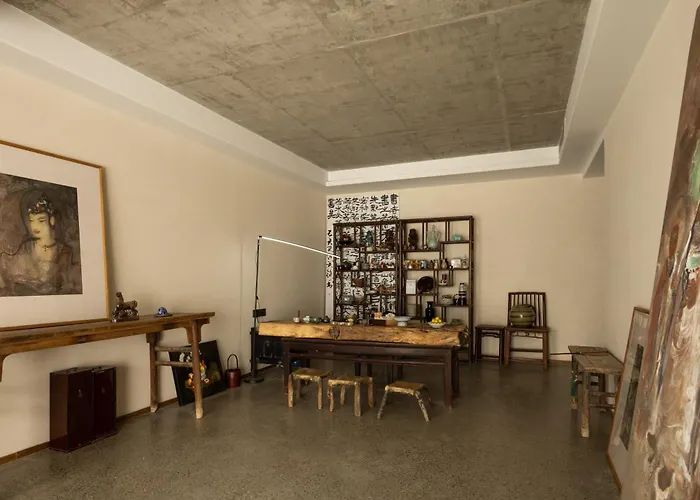 Dunhuang Moshang Chunni Art Museum Hotel