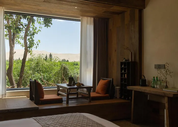 Dunhuang Moshang Chunni Art Museum Hotel