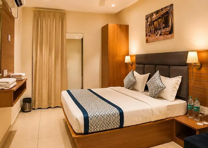 Royal Regal-Rooms & Suites