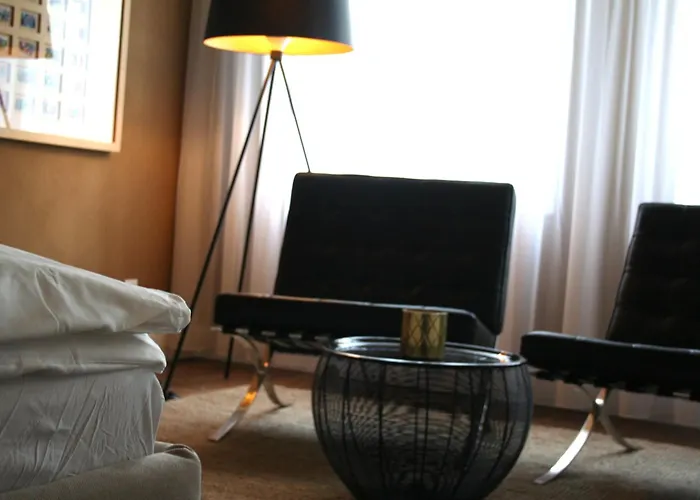 Compania Cafe Design Hotel