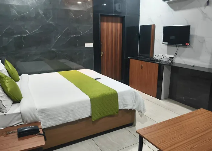 Hotel Madhavi Prime