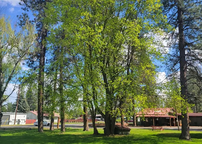 Cedar Village Motel Spokane