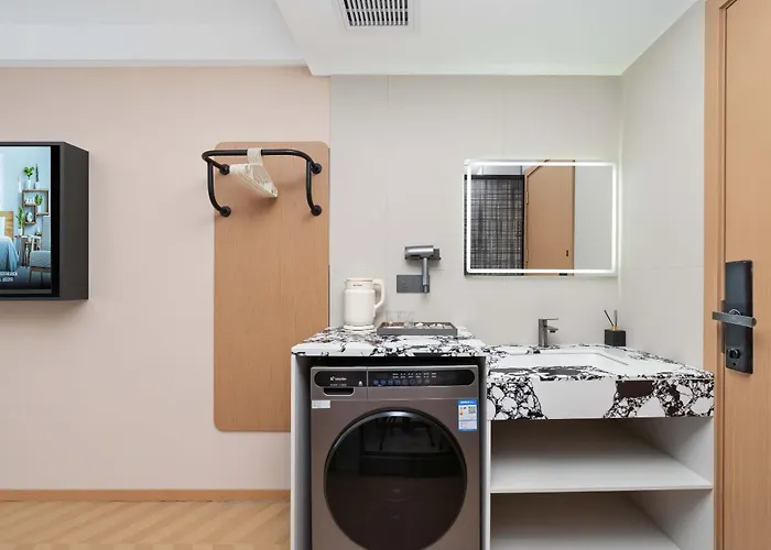 Pazhou May Charm Hotel Apartment - Across The Street From Canton Fair Complex