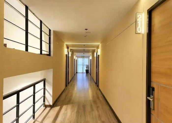 303 Casa Sienna, Real Suites