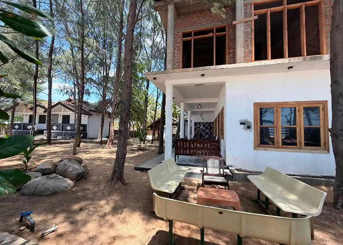 Seasong Bungalow Arugambay