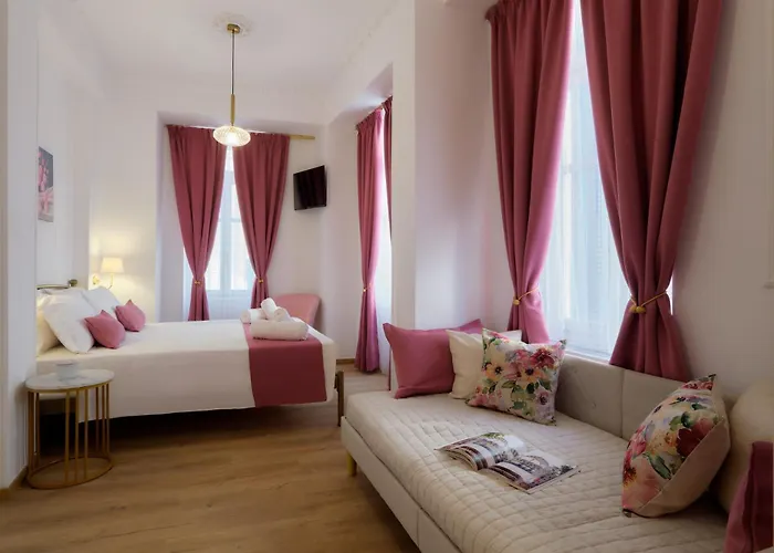 Aphrodite Luxury Rooms