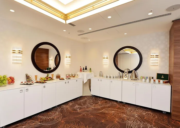 Best Western Plus Delta Park Hotel
