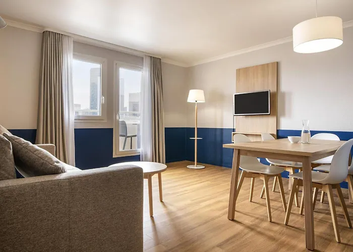 Aparthotel Adagio La Défense Kléber Courbevoie