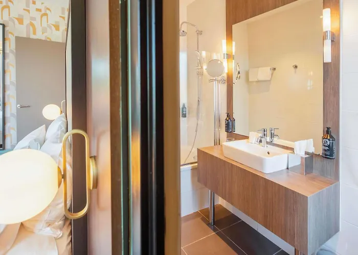 Le Splendid Hotel Lac D'Annecy - Handwritten Collection