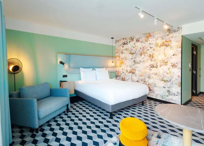 Le Splendid Hotel Lac D'Annecy - Handwritten Collection