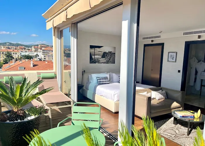 Hôtel Cannes Centre Univers