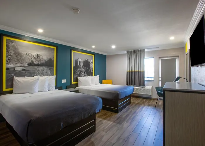 Super 8 By Wyndham Mesa Downtown Near Convention Center