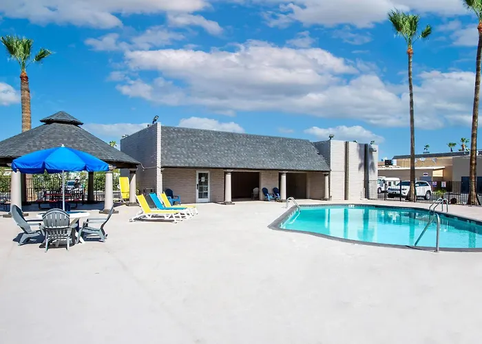 Super 8 By Wyndham Mesa Downtown Near Convention Center