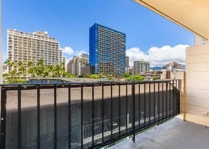 Castle Bamboo Waikiki Hotel