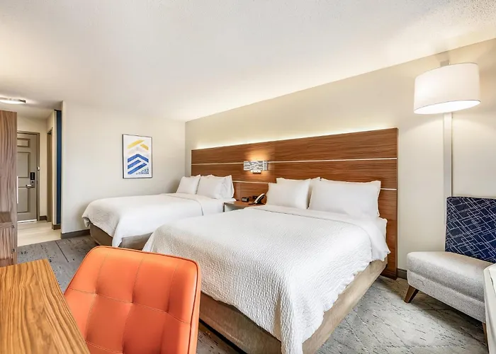 Holiday Inn Express & Suites Minneapolis - West End By Ihg