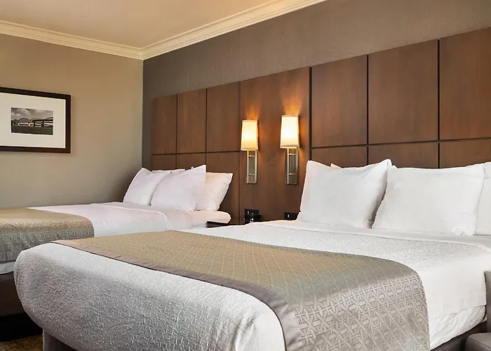 Cottonwood Airport & Expo Hotel Louisville