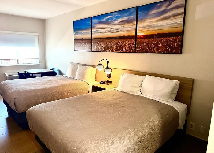Quality Inn & Suites Victoria South
