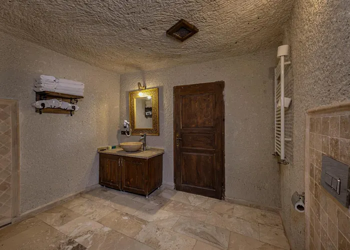 Elite Cave Suites