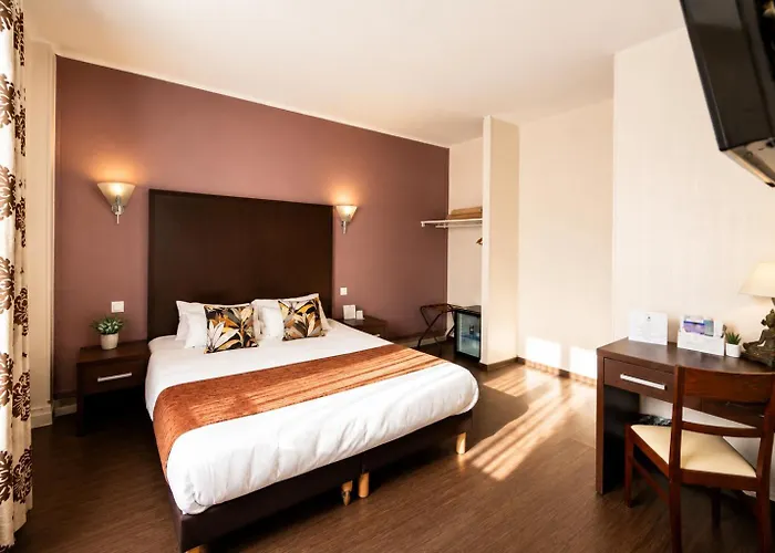 Brit Hotel Confort Auclair