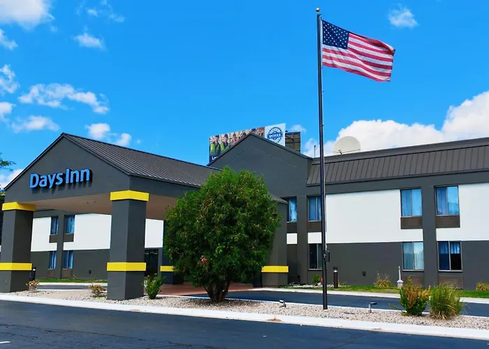Days Inn By Wyndham Fargo - West Acres
